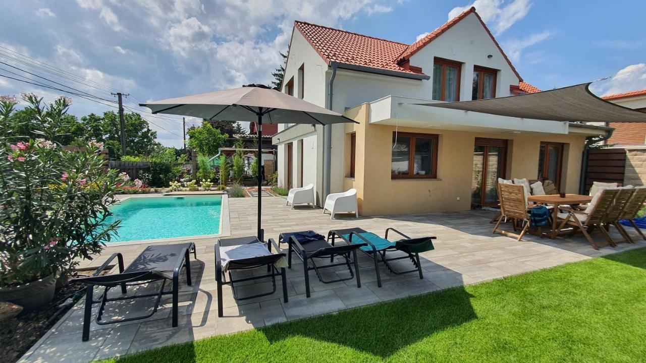 Velence Lakeside Pool House Extérieur photo