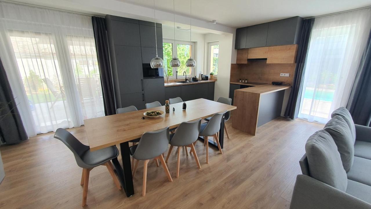 Velence Lakeside Pool House Extérieur photo