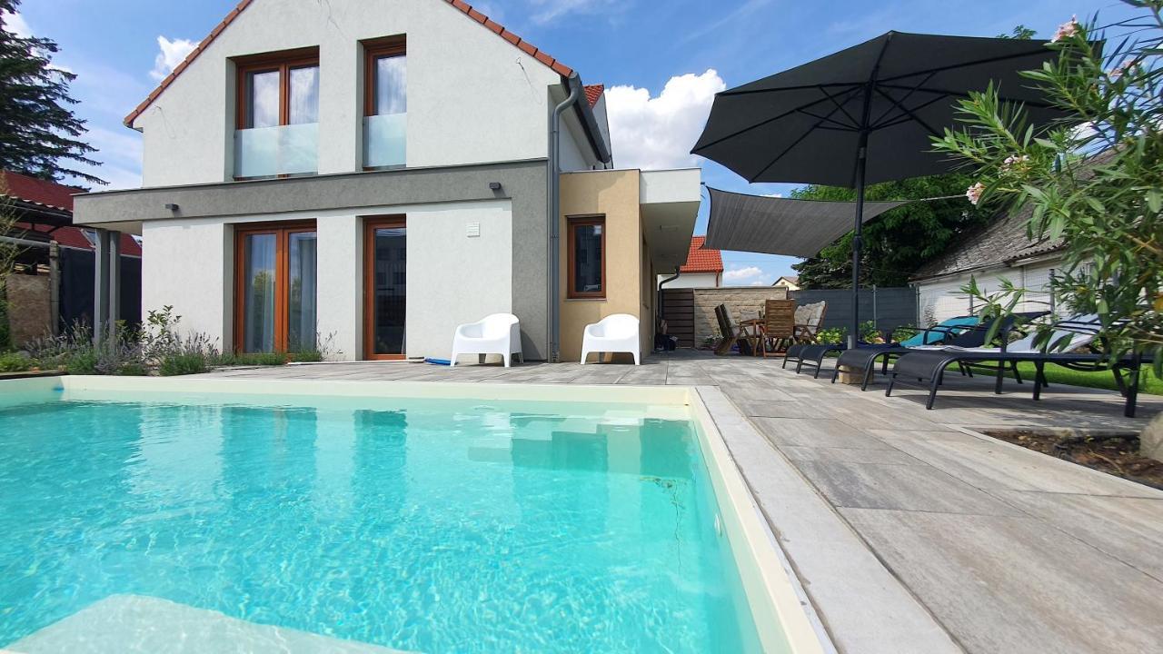 Velence Lakeside Pool House Extérieur photo